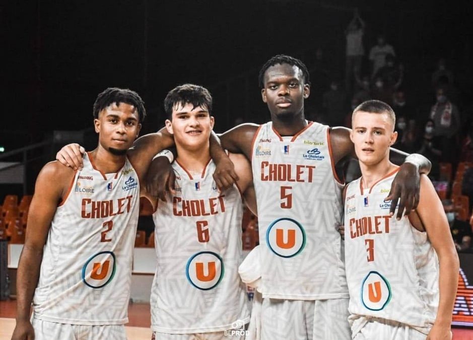 4 élèves du lycée en ProA lors de la victoire de Cholet Basket.