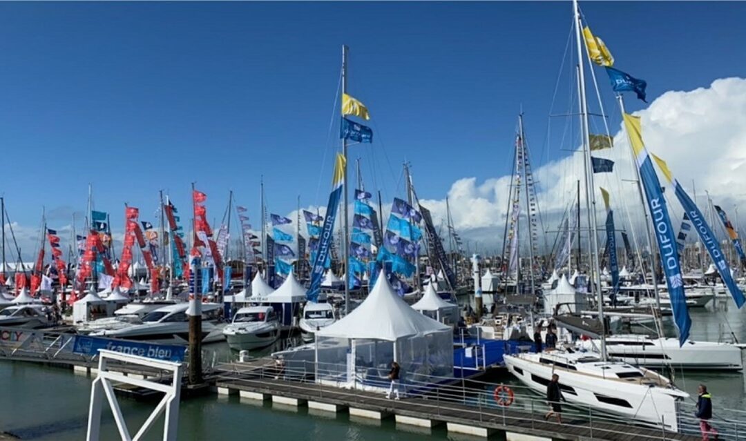 Les étudiants du BTS COMMERCE INTERNATIONAL au SALON NAUTIQUE De La Rochelle