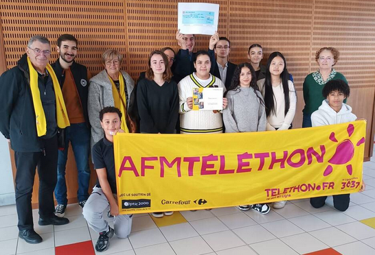 Le lycée Europe remet un chèque en faveur du Téléthon